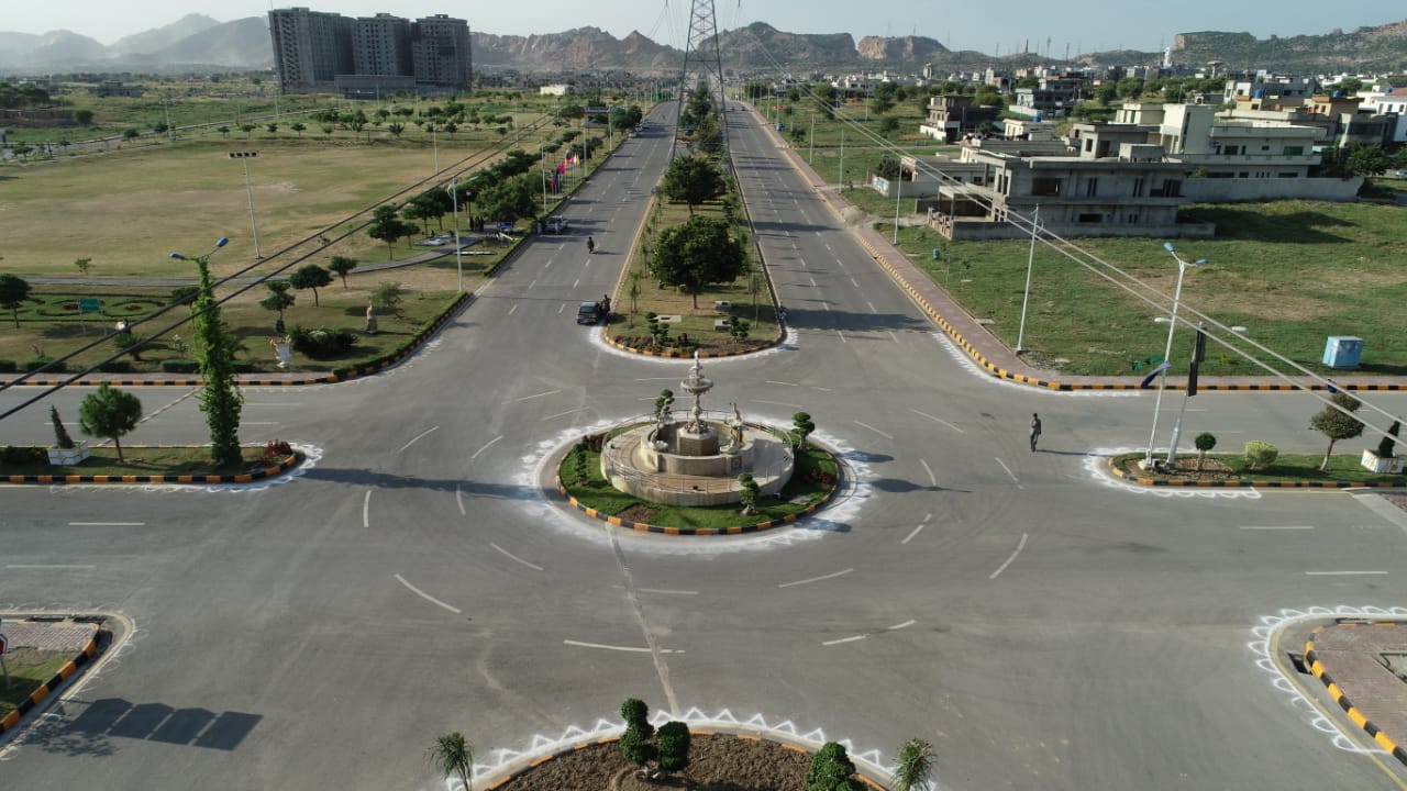 B17 Pic construction activity
